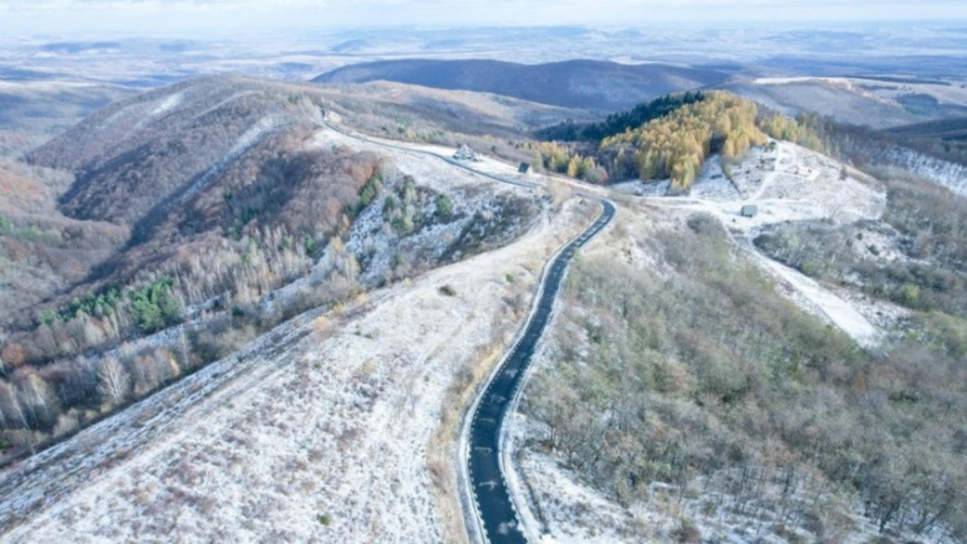 Imagini care-ți taie respirația de pe TRANSAPUSEANA. Cum arată noua șosea montană de senzație din România – VIDEO