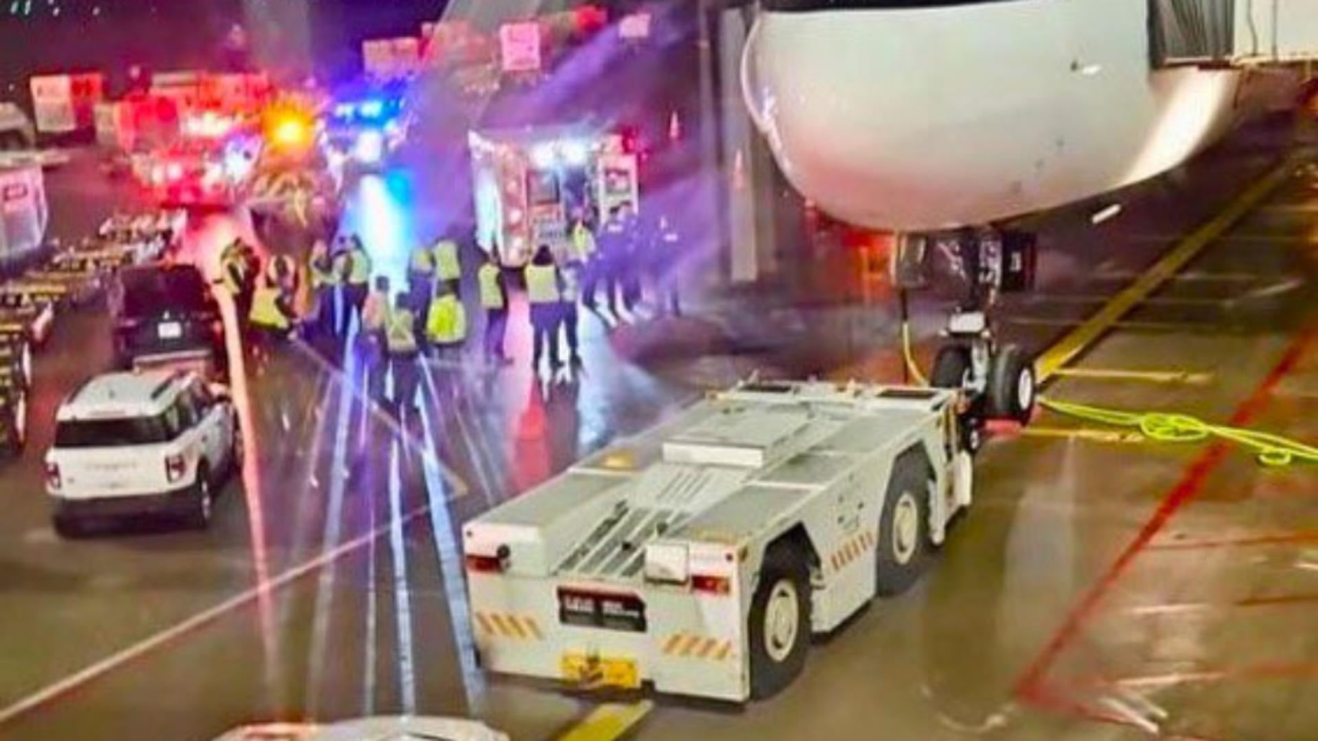 Incident bizar la bordul unui Boeing 777/  Foto - X  6ixBuzzTV