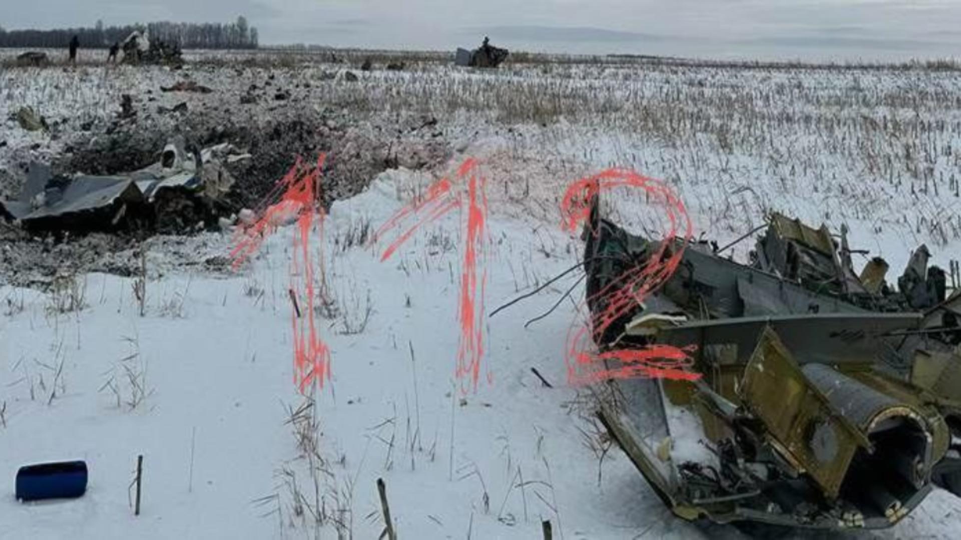 Cel puțin 65 de morți după ce un avion militar rusesc s-a prăbușit în apropierea graniței cu Ucraina. Mesaje contradictorii despre motivul producerii incidentului