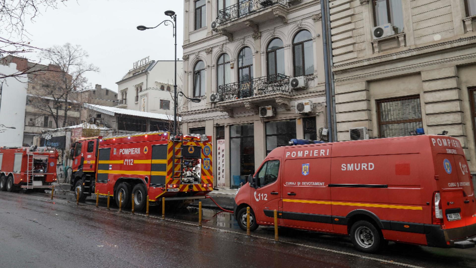 Hotelul din București al cărui acoperiș a luat foc, marți dimineață, NU avea autorizație de securitate la incendiu