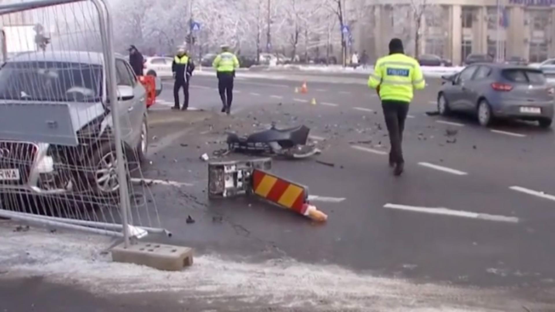 Accident grav, în fața Palatului Parlamentului: două mașini s-au făcut praf, 5 victime / Foto: Captură video