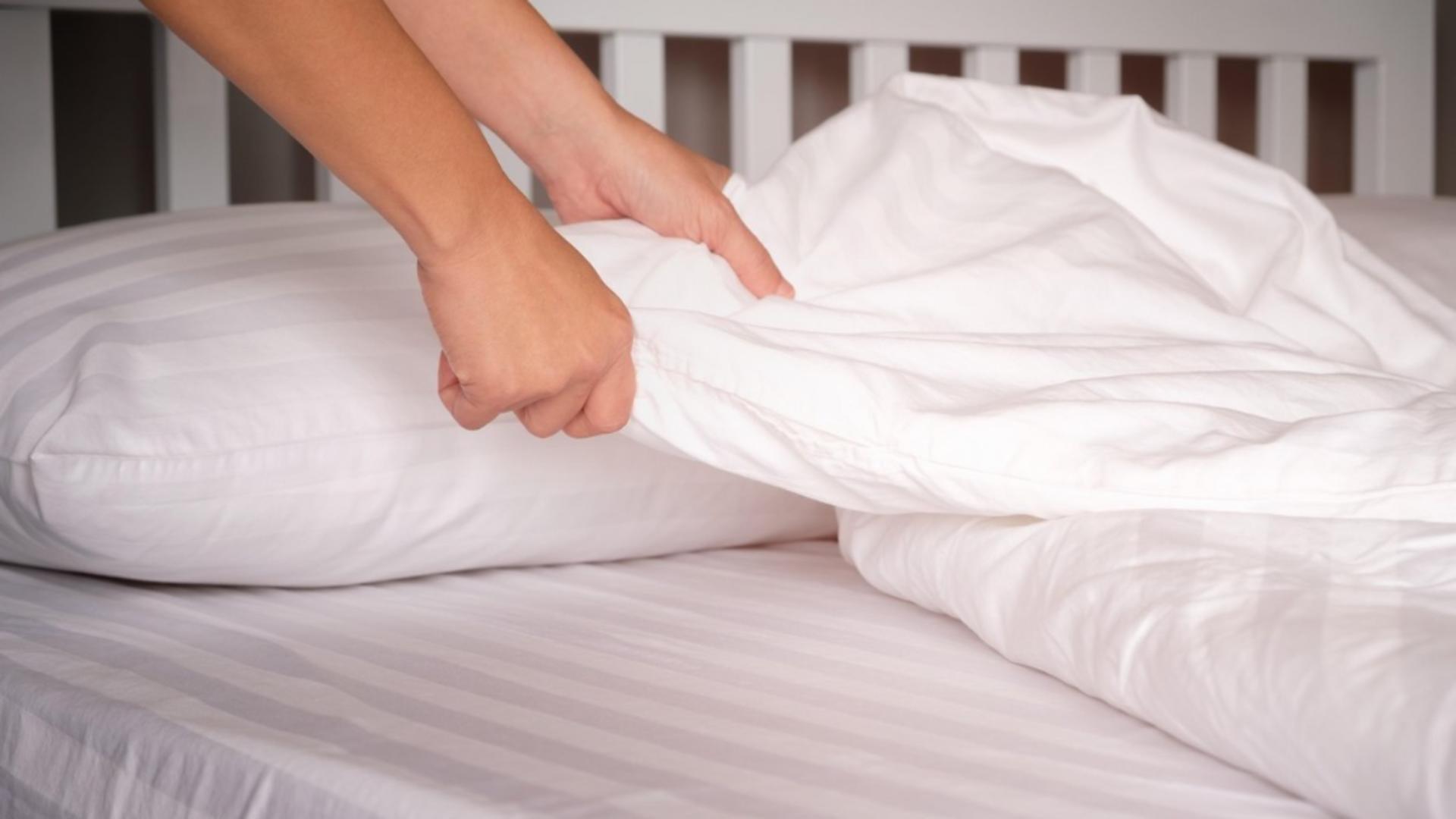 Este bine sau nu să schimbi lenjeria de pat? Ce spun specialiștii