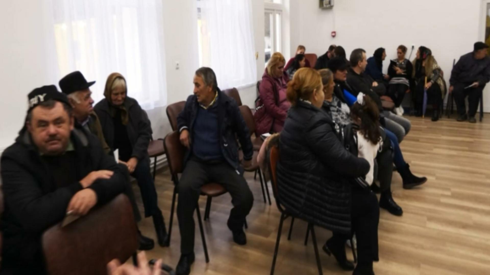 Caravana medicală își continuă activitatea la Hunedoara: servicii medicale și analize gratuite pentru sute de oameni