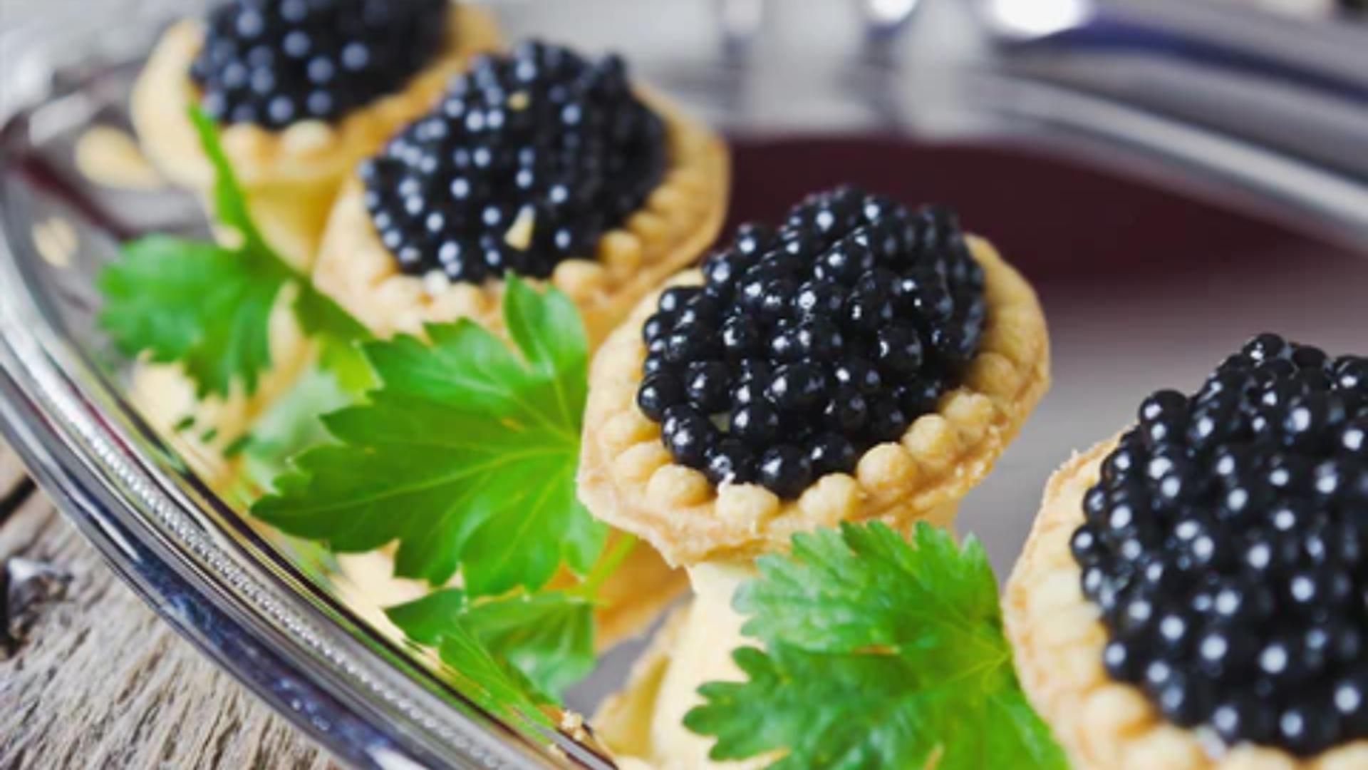 Caviarul românesc: Un simbol al luxului care ia drumul exportului în SUA și Dubai