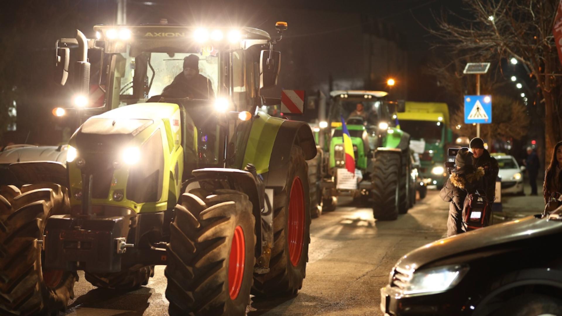 Protestul FERMIERILOR. Ministrul Agriculturii: „Asigurarea RCA la utilajele agricole este la fel ca anul trecut”