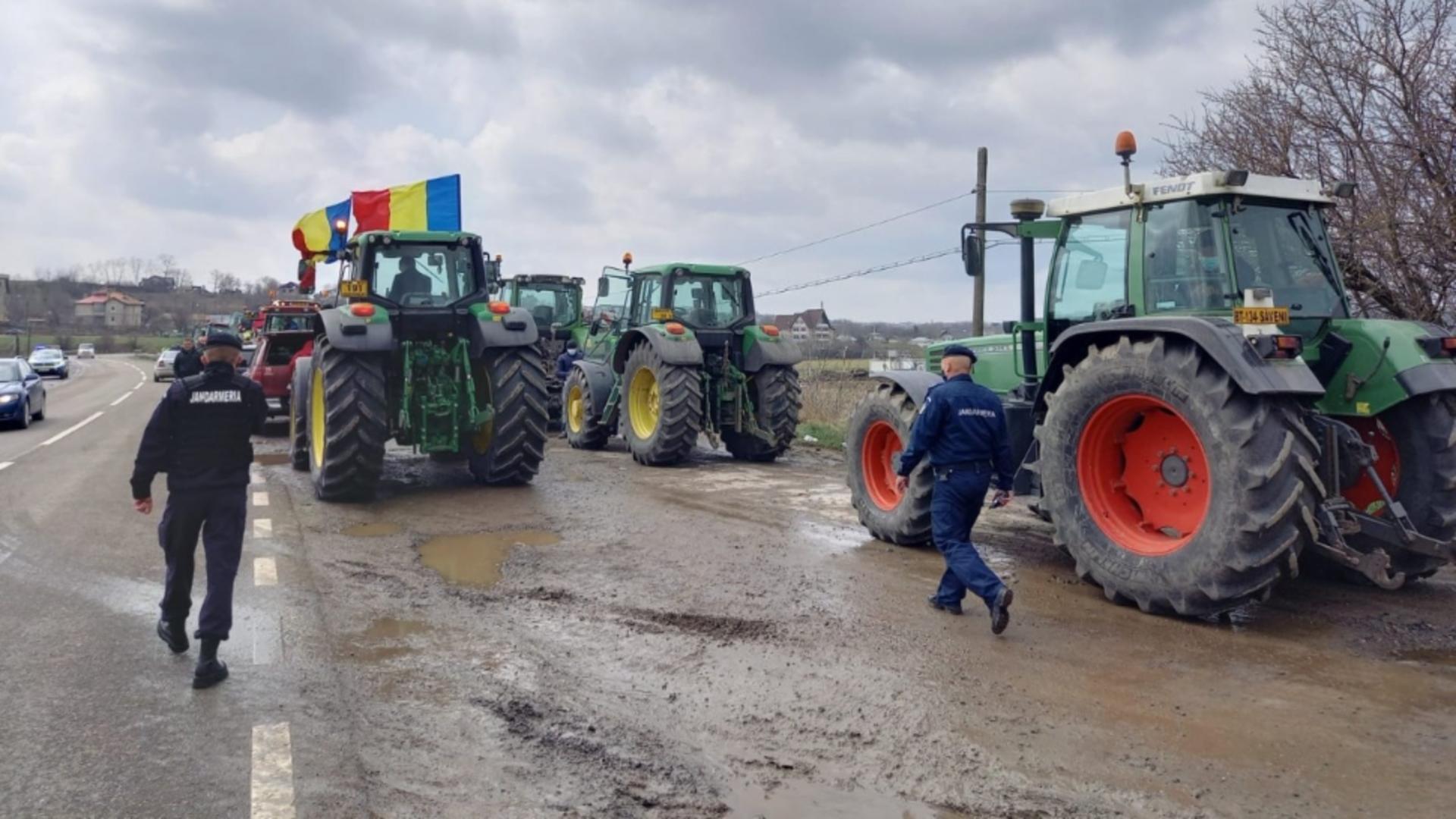Fermierii protestează în țară și în București. Zeci de utilaje ar urma să se adune în Capitală