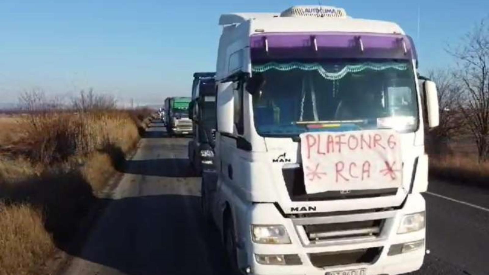 50 de transportatori şi fermieri din Buzău se îndreaptă spre Capitală. Foto: Agerpres