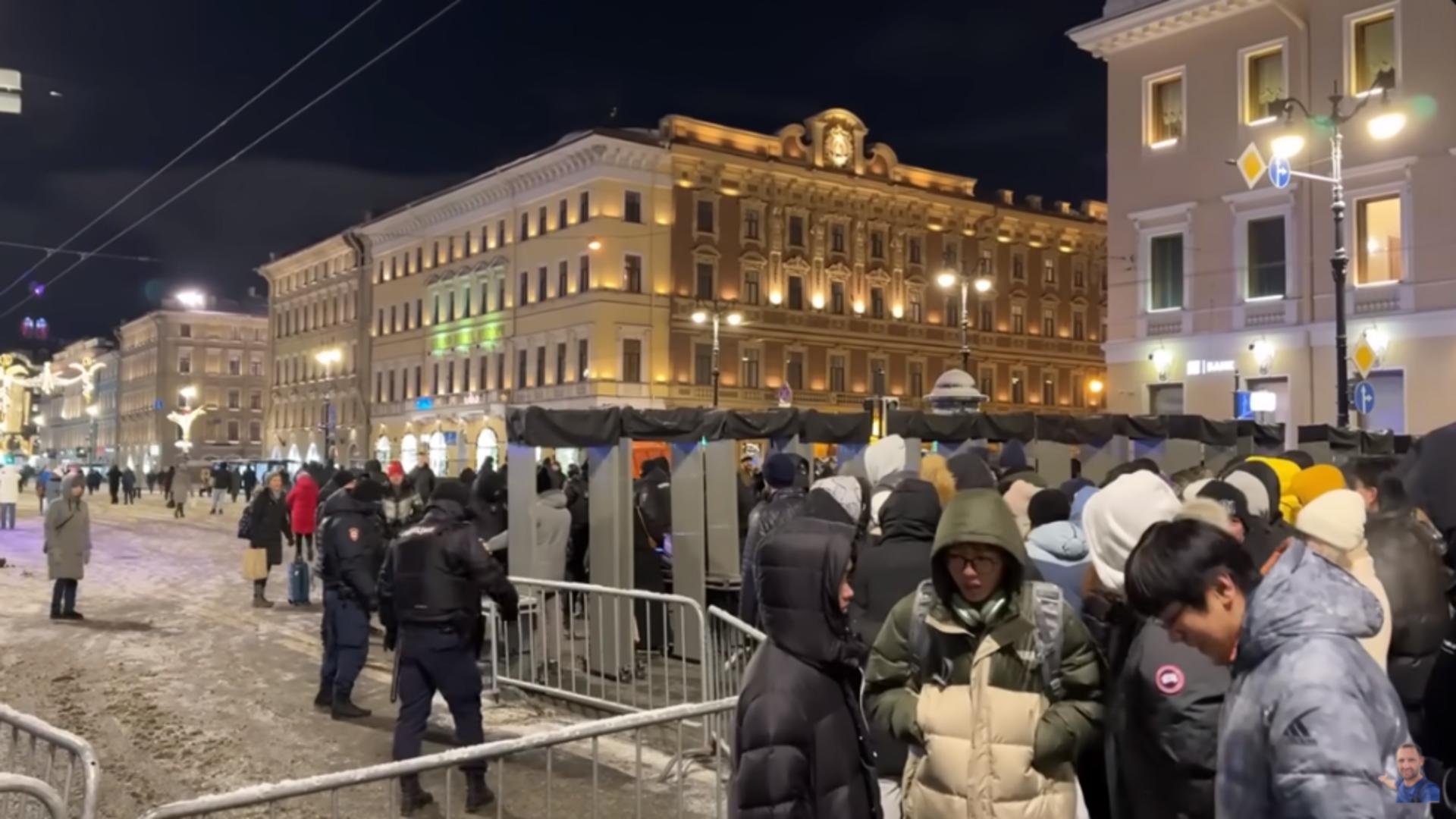 Revelionul de coșmar al unui român dat afară de la petrecerea publică din Sankt Petersburg. Foto: Captură YouTube