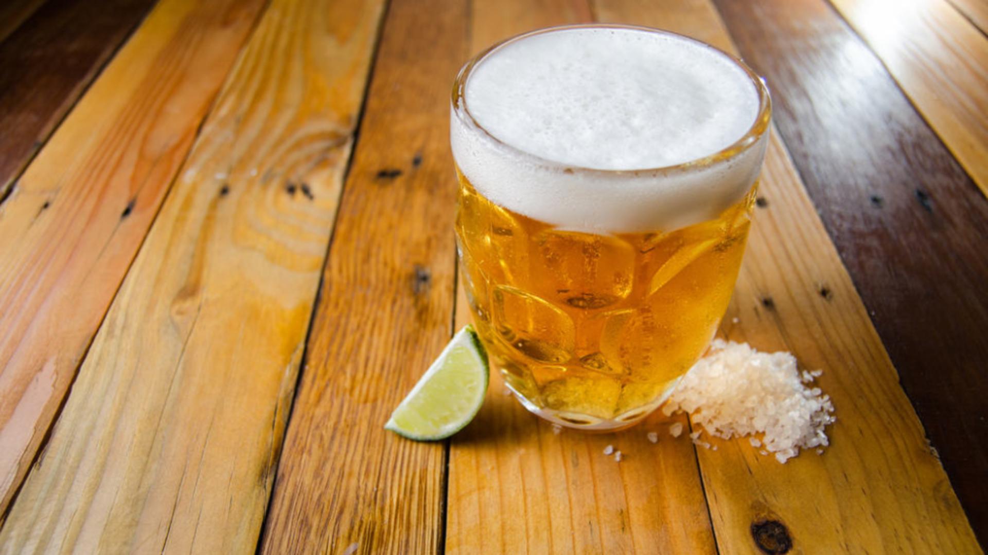 De ce să pui sare în bere: Secretul ingredientului surprinzător care îți va transforma experiența de degustare