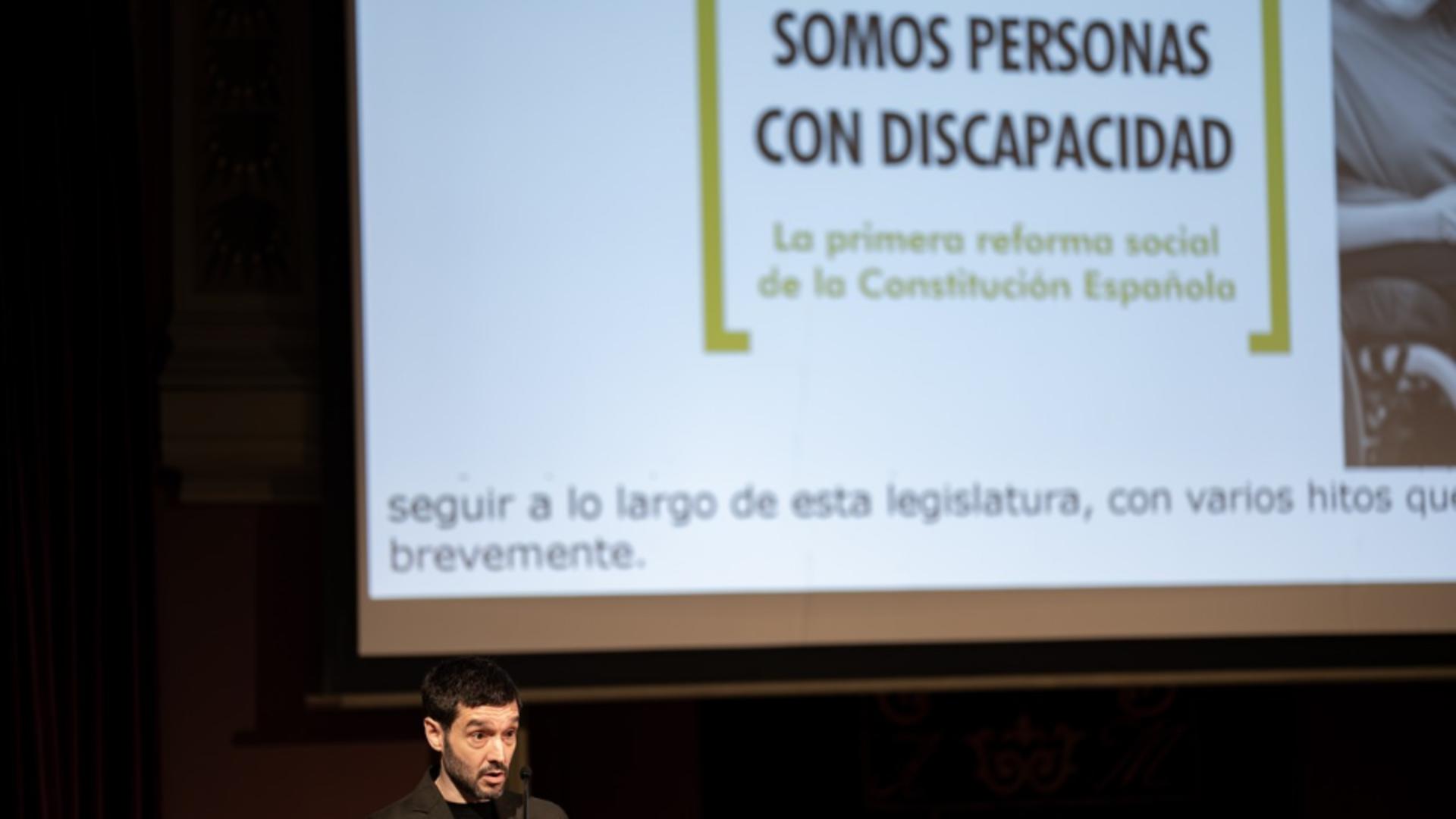 Spania ar putea să-şi modifice în curând Constituţia pentru a înlocui cuvântul ”diminuat” cu expresia ”handicapat”. Foto/Profimedia