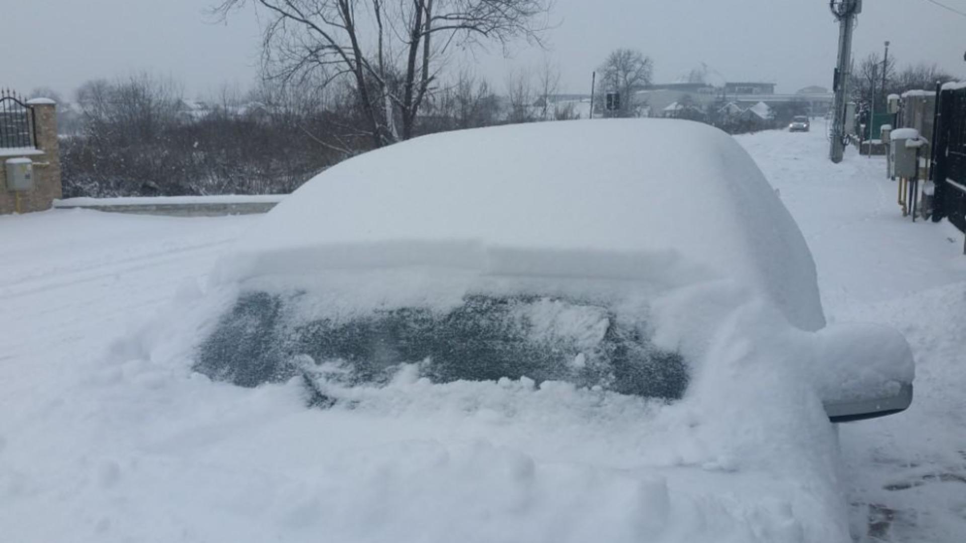 Ce amendă primești dacă circuli cu mașina acoperită de zăpadă