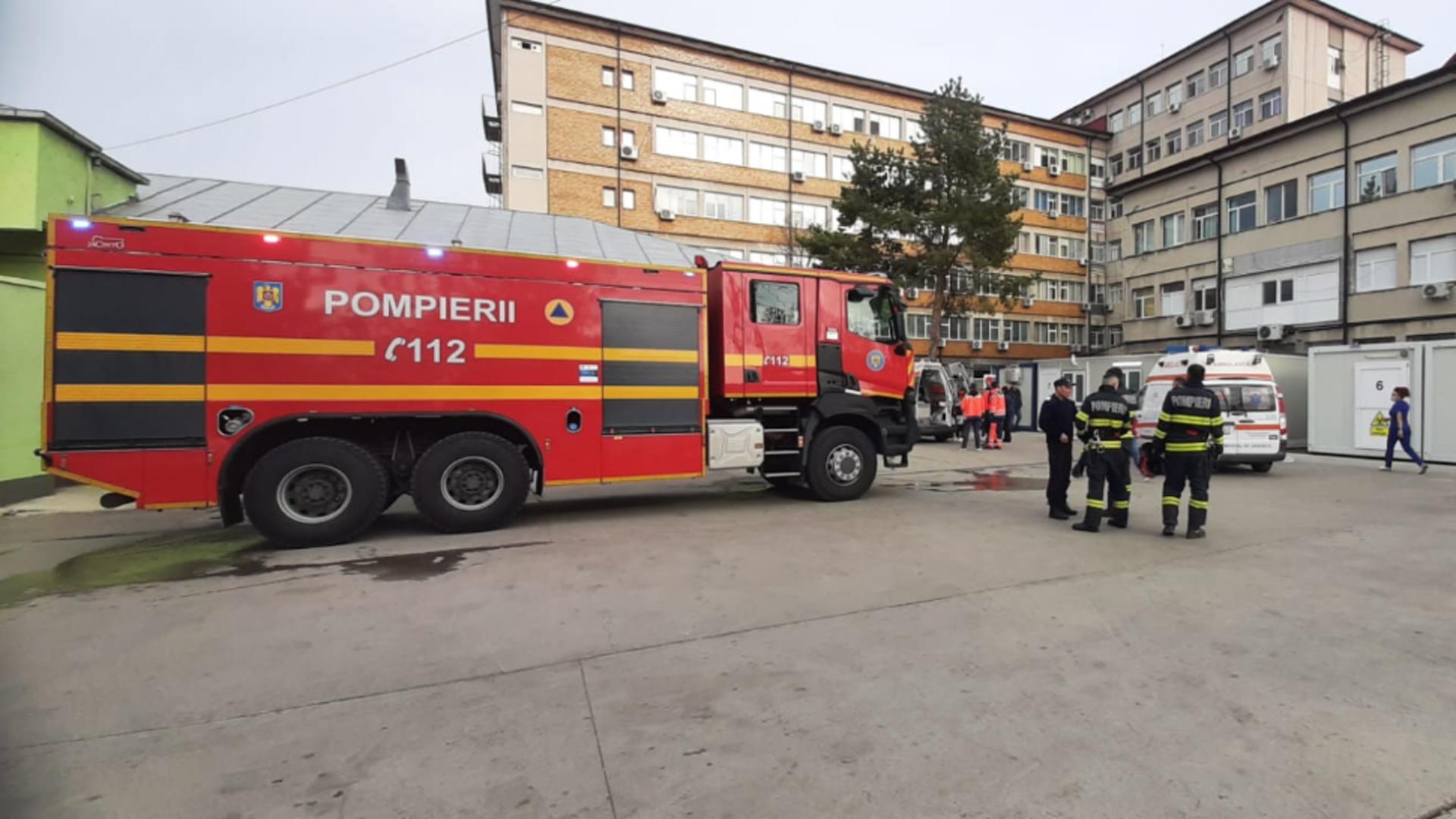 Alertă la Spitalul Județean Buzău, au fost mobilizate toate autospecialele pompierilor. 18 pacienți evacuați. Ce s-a întâmplat, de fapt? - FOTO/VIDEO