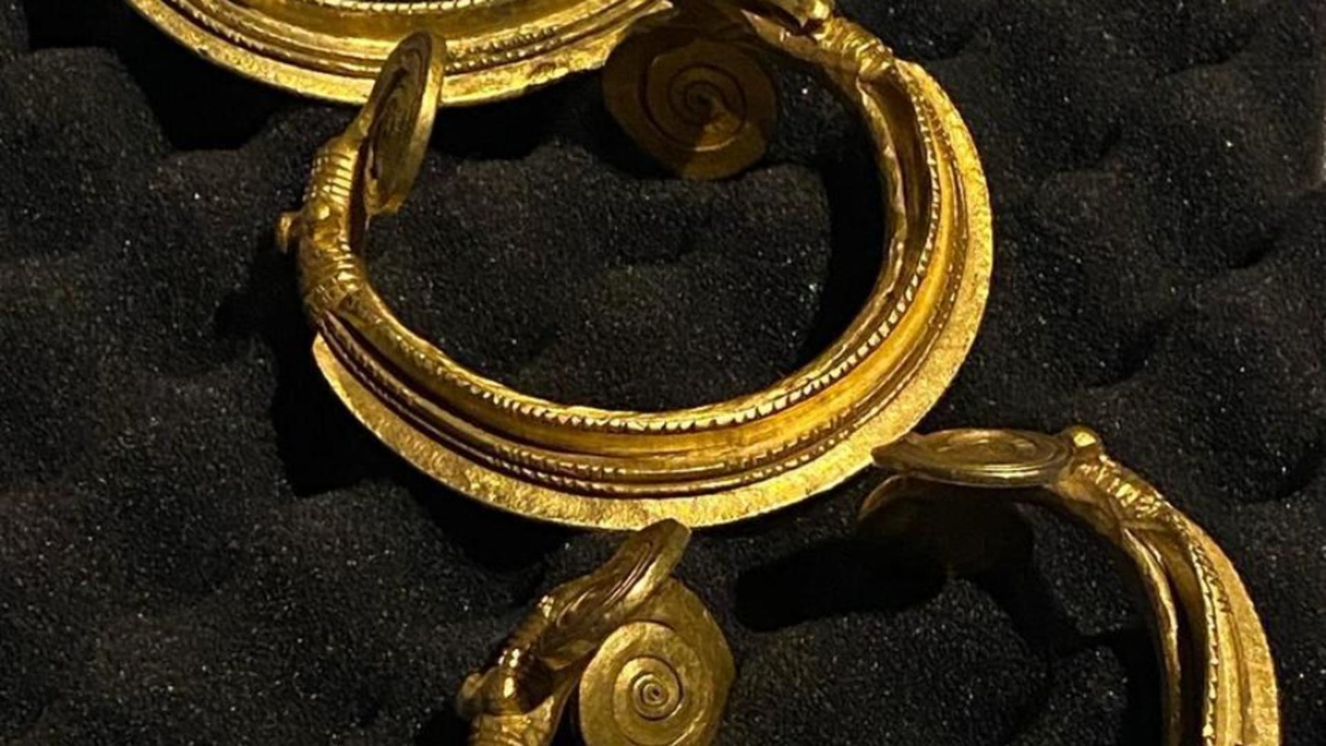 Trei brățări preistorice din aur, provenite din România, au fost readuse în țară după ce fuseseră furate. Unde au fost găsite