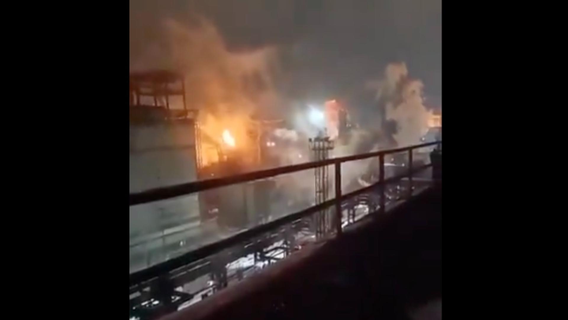Incendiu devastator la cea mai mare fabrică de oțel din Rusia. Drone necunoscute au atacat noaptea gigantul industrial – VIDEO