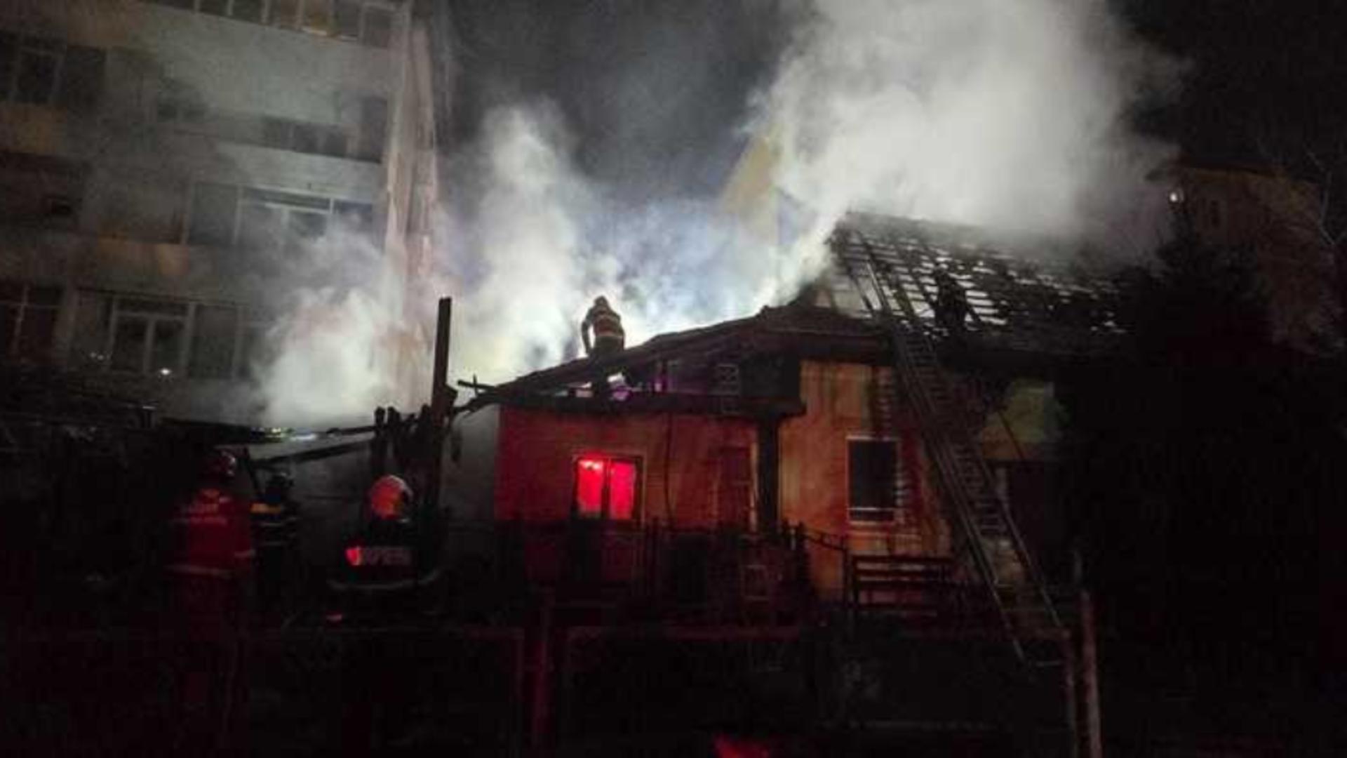 Incendiu la o casă parohială din Piatra Neamț