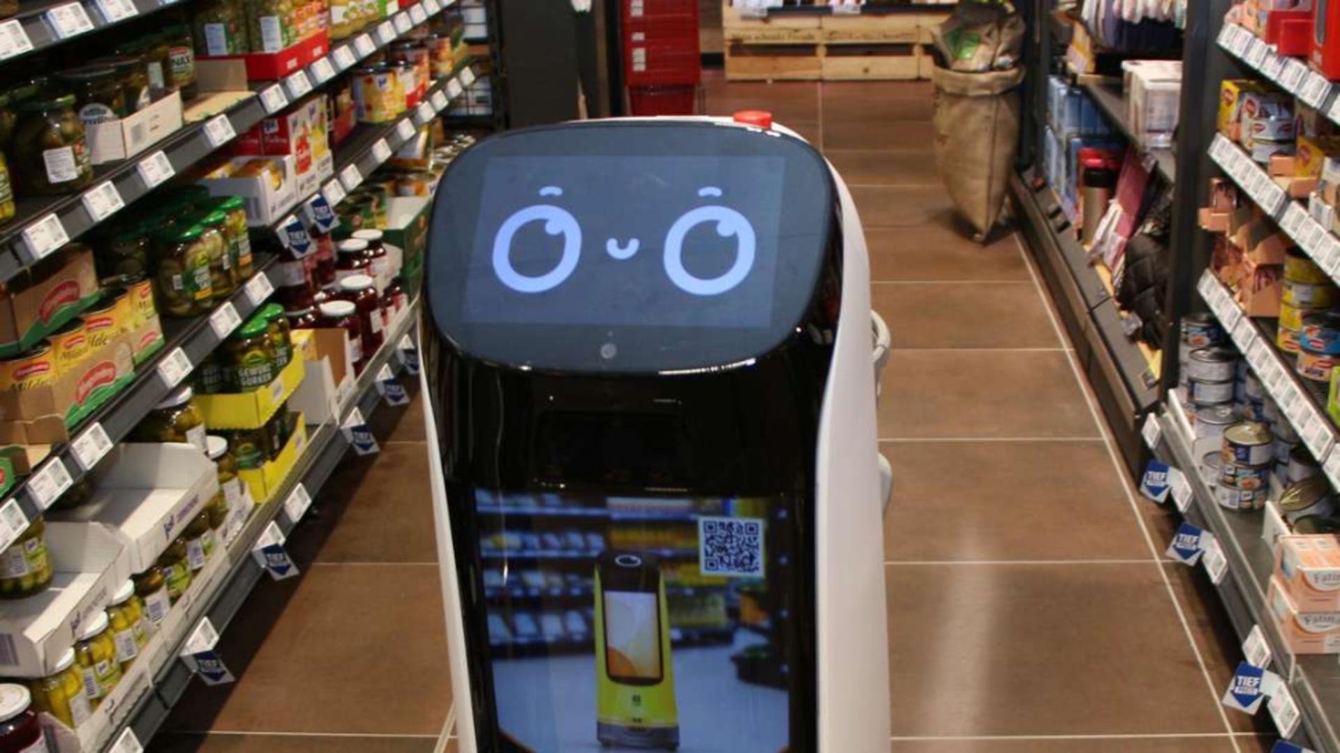 Robotul care ajută clienții la cumpărături, introdus în supermarketuri. Foto: wa.de