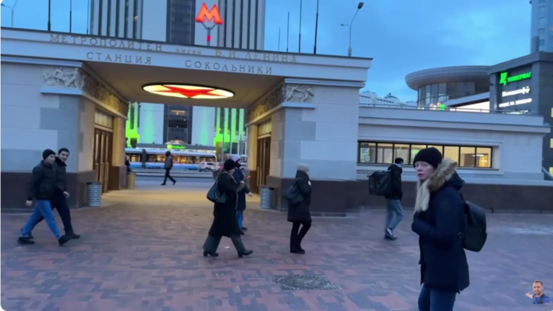 VIDEO cu viața rușilor de rând după doi ani de război și sancțiuni economice. Pâine și circ, ingredientele cu care Putin ține în frâu populația