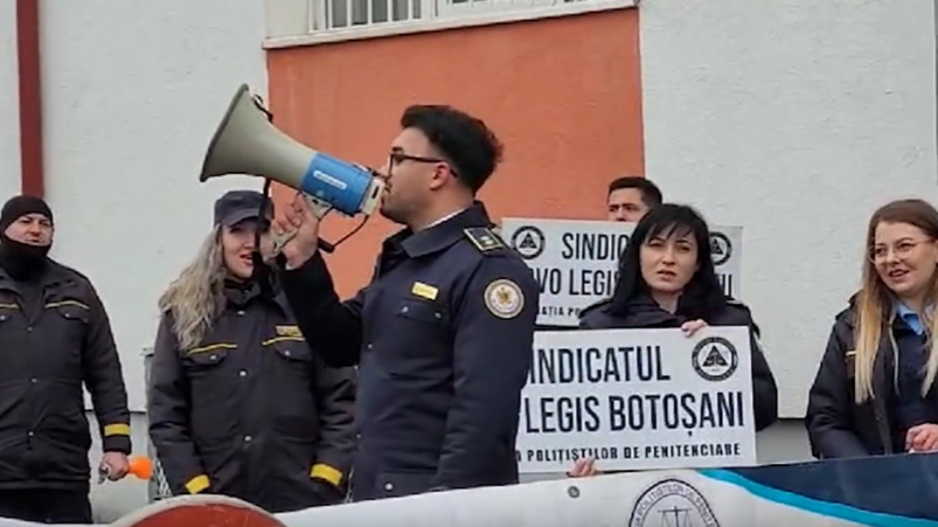 Angajații din penitenciare ies în stradă. Proteste de amploare la Botoșani și Gorj