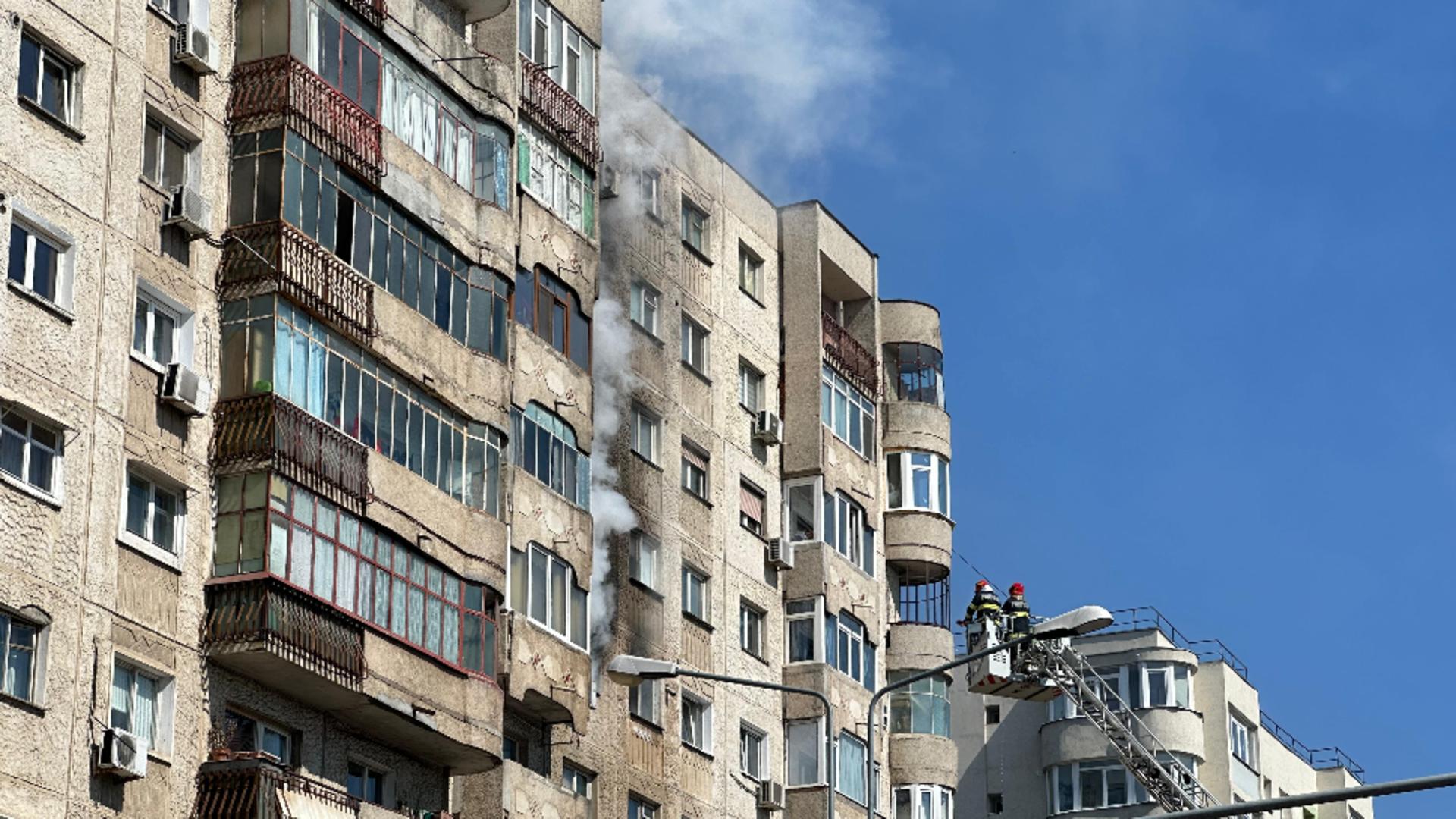 Incendiu puternic, într-un apartament de pe Șoseaua Pantelimon
