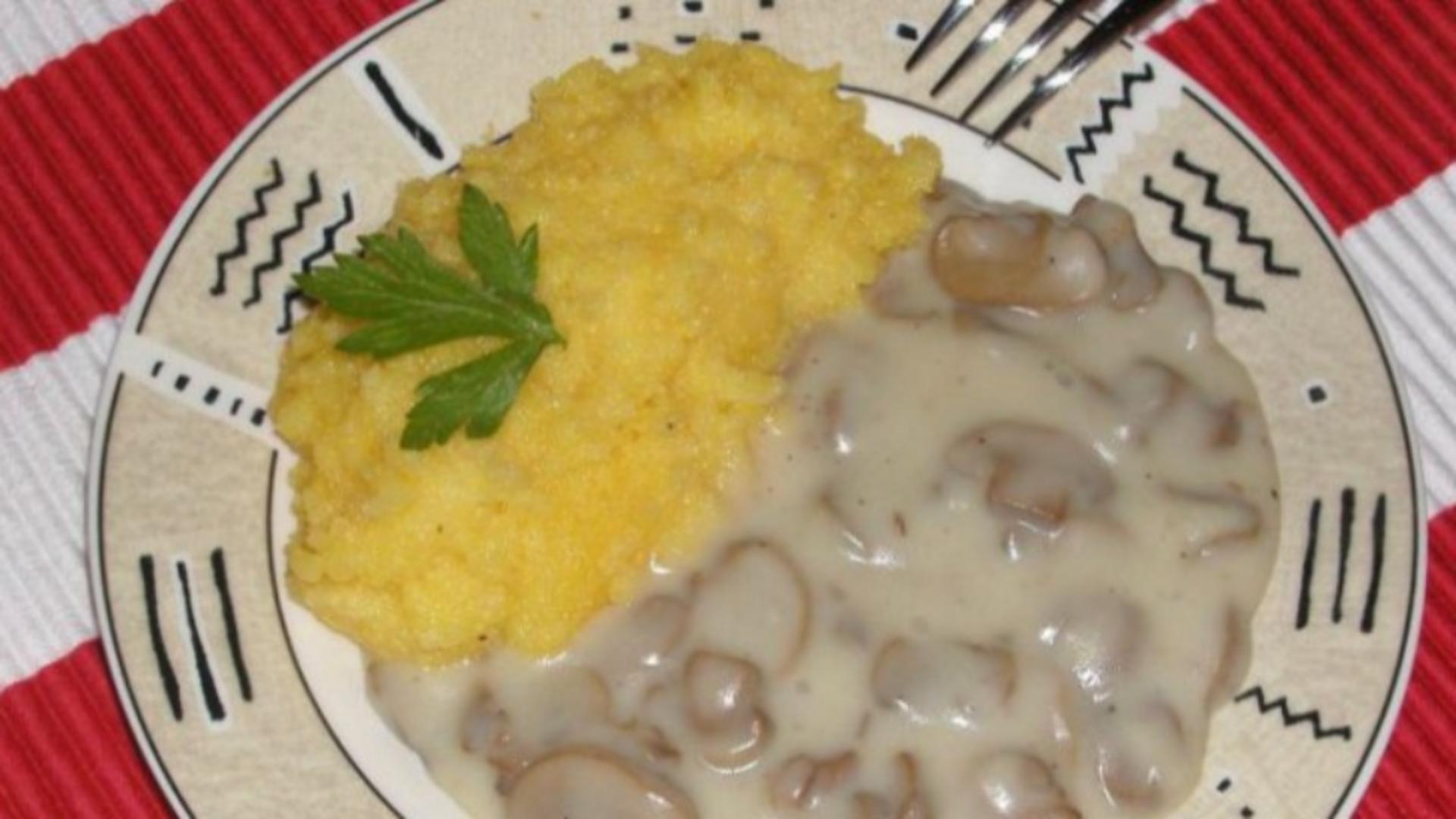 Reţete de post delicioase: Ciulama de ciuperci cu usturoi. Gata în 30 de minute!