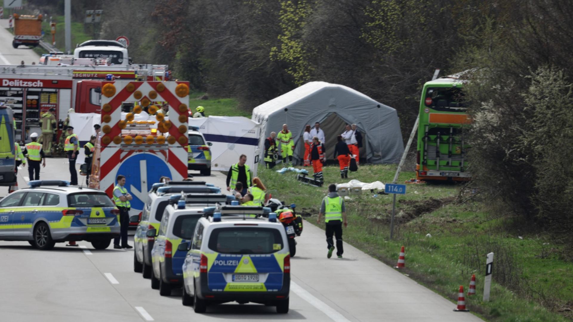 Accident grav în Germania. Cel puțin 5 oameni au murit după ce un autocar s-a răsturnat pe o autostradă