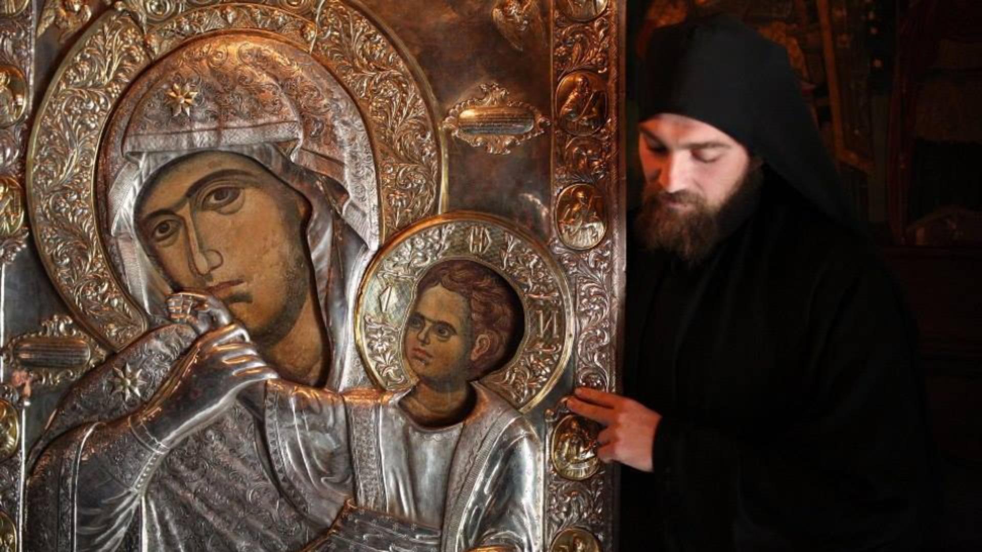 Cea mai cunoscută și iubită icoană făcătoare de minuni din lumea ortodoxă va ajunge în România, grație părintelui Mădălin Iscru