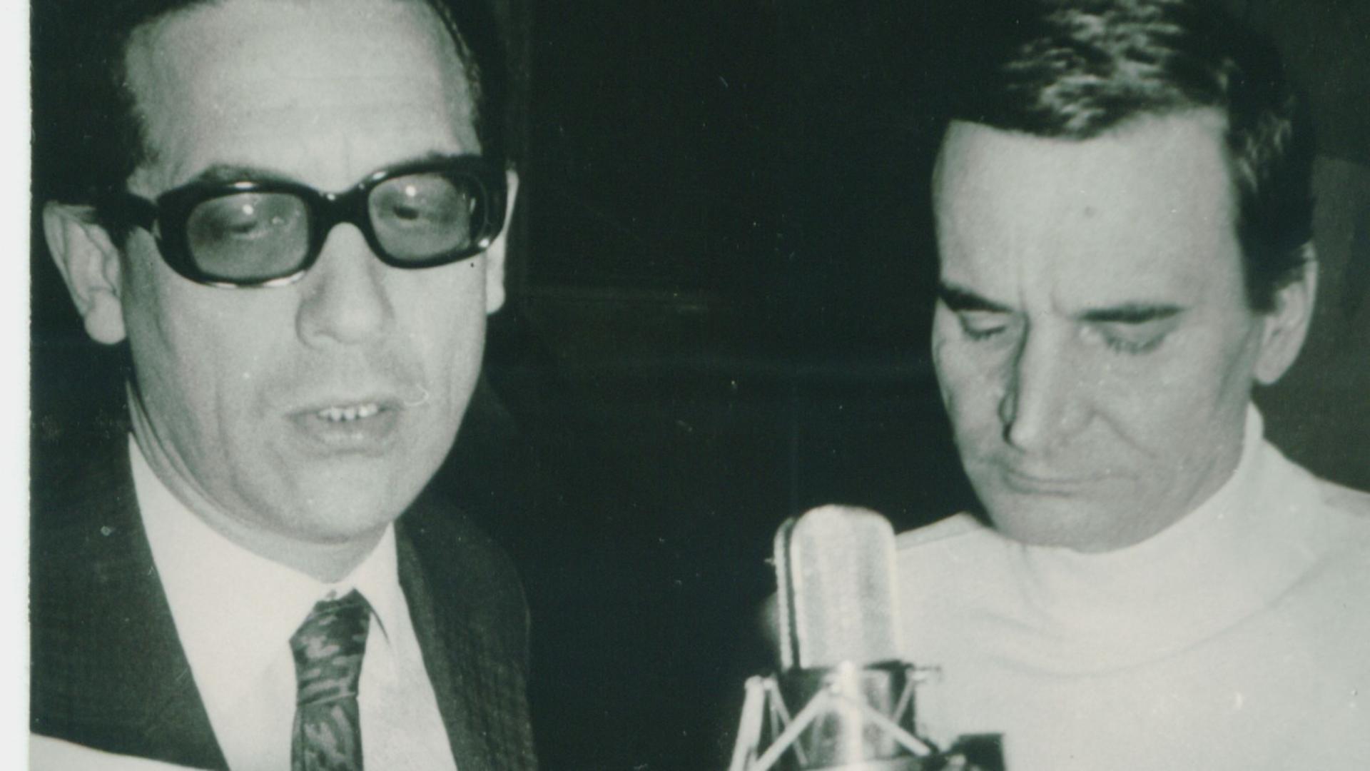 Mișu Fotino și Radu Beligan la microfonul teatrului radiofonic (1972 - Radio Romania)