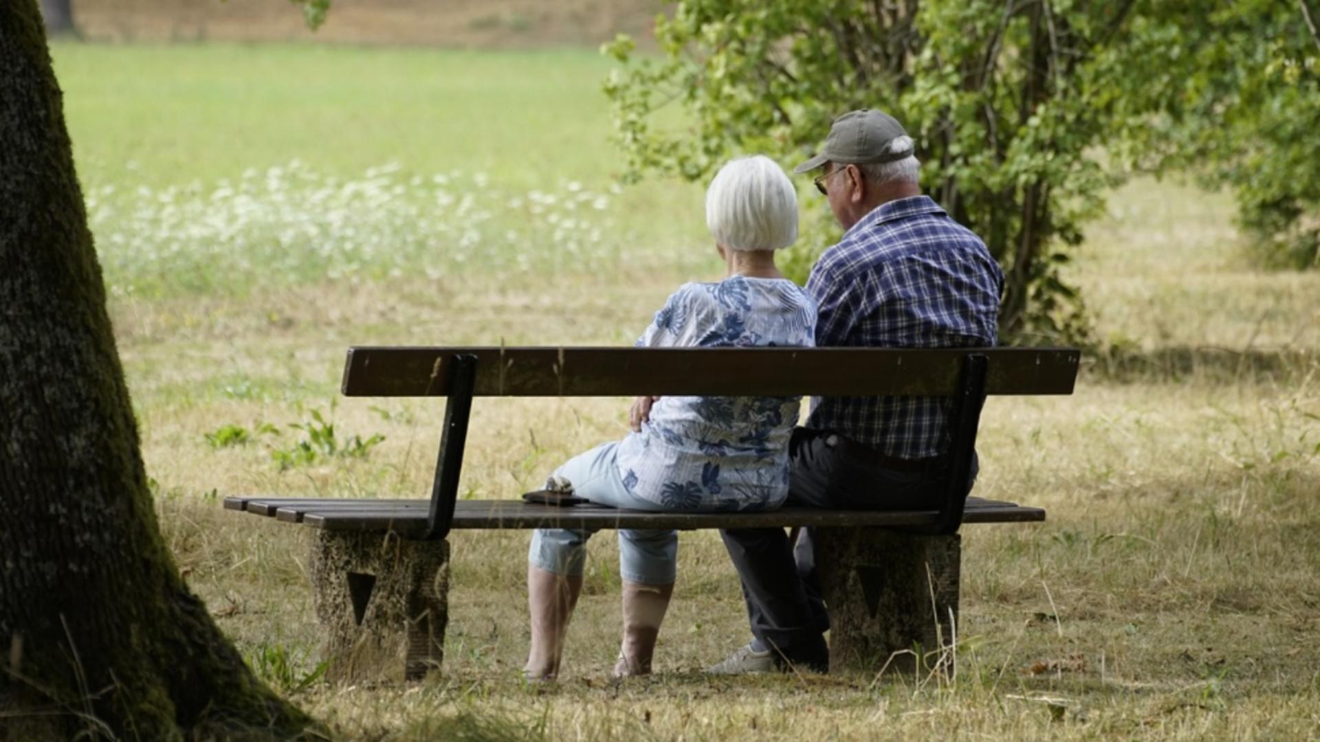 Cine sunt pensionarii care vor primi MAJORĂRI de la 1 iulie. Ministerul Muncii explică