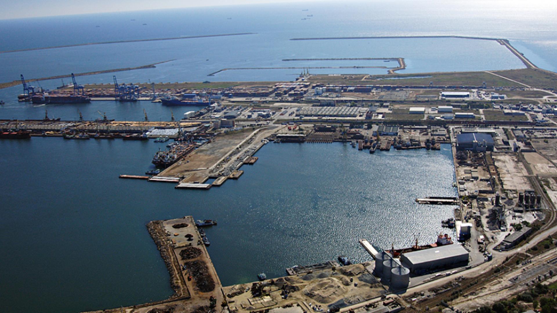 Alertă la malul Mării Negre: toate porturile au fost închise de urgență