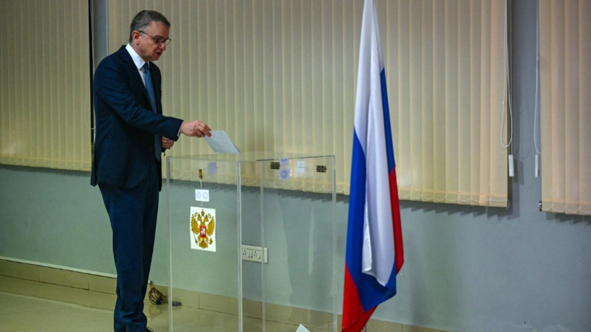 A treia şi ultima zi a alegerilor prezidenţiale din Rusia. Peste 50% din populație a votat. 20 de incidente la secțiile de votare