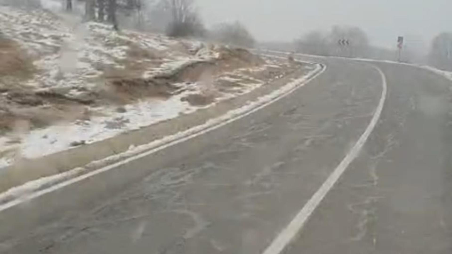 A nins ca în toiul iernii la Rânca, drumarii au fost nevoiți să intervină de urgență – FOTO