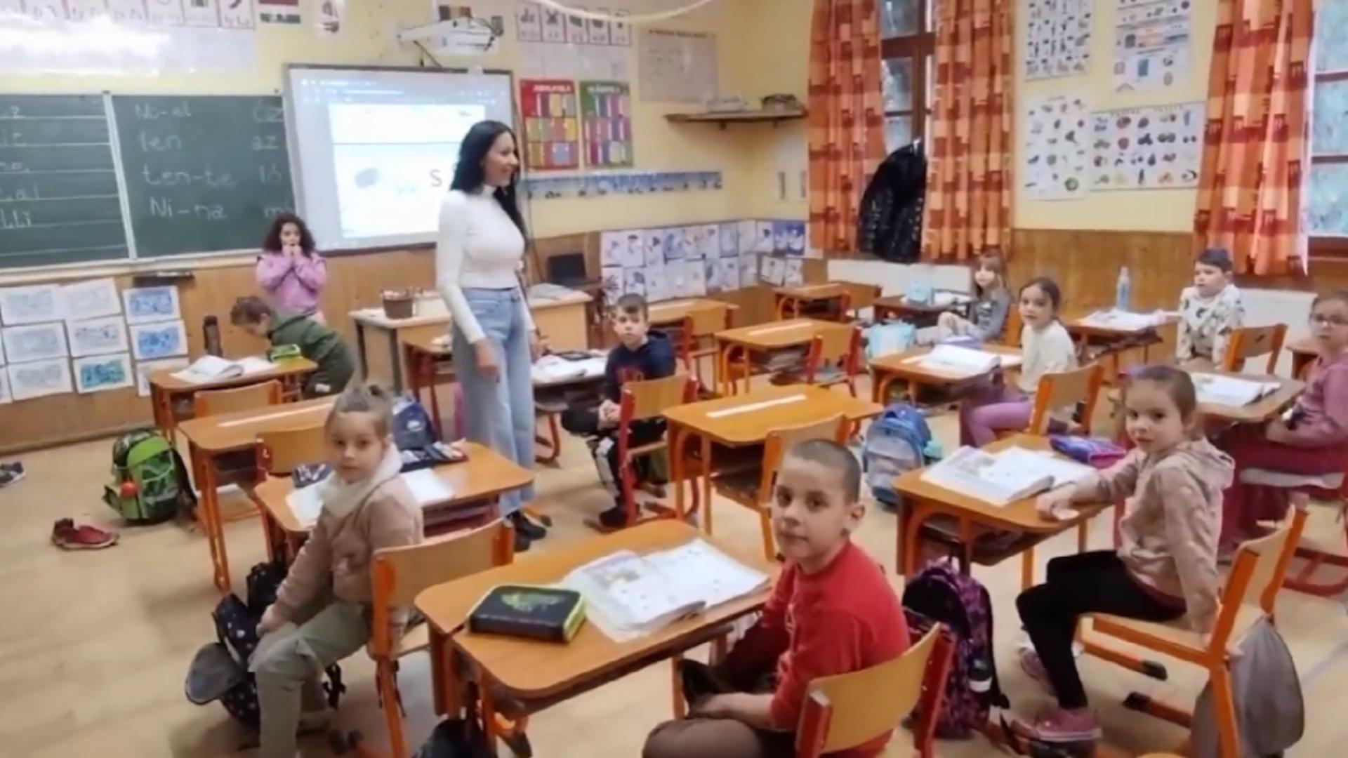 Cum sunt tratați elevii români în școlile din Ungaria. Foto: Captură YouTube