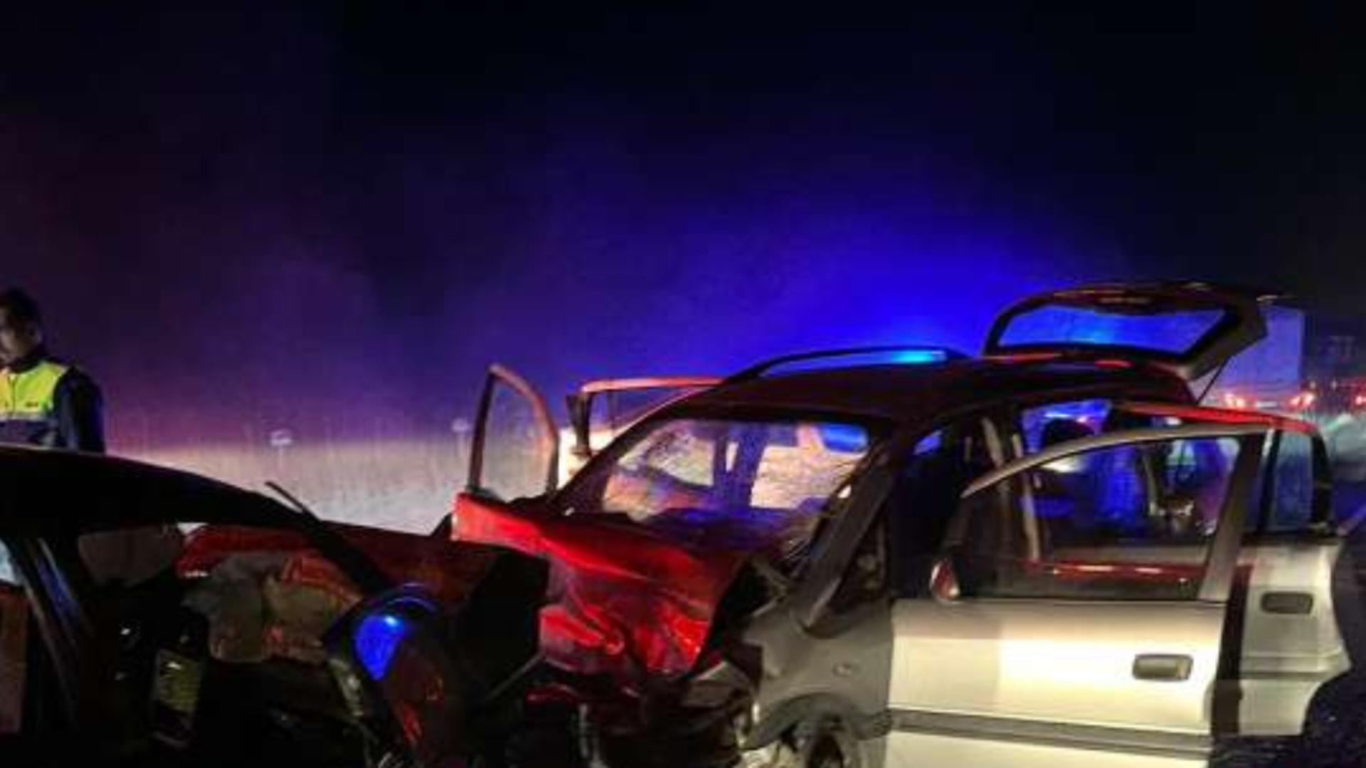 Accident teribil în Vrancea: Cinci persoane rănite şi una decedată în urma coliziunii frontale între două autovehicule
