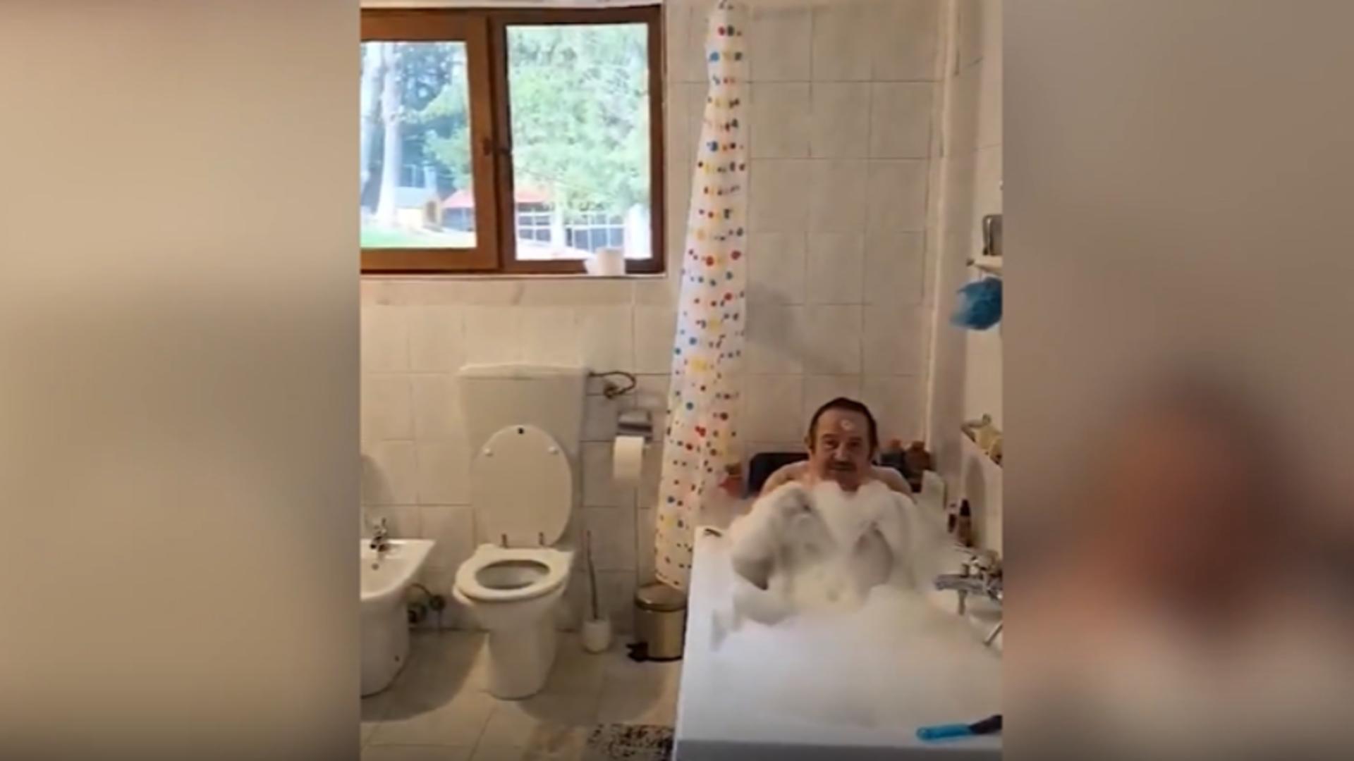 Dan Ilie Morega, viral pe internet! Imagini halucinante cu fostul baron de Gorj într-o cadă plină cu spumă / Captură video
