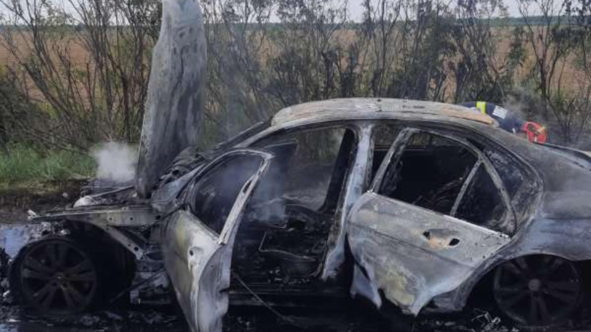 O mașină a luat foc pe Autostrada A1 București – Pitești