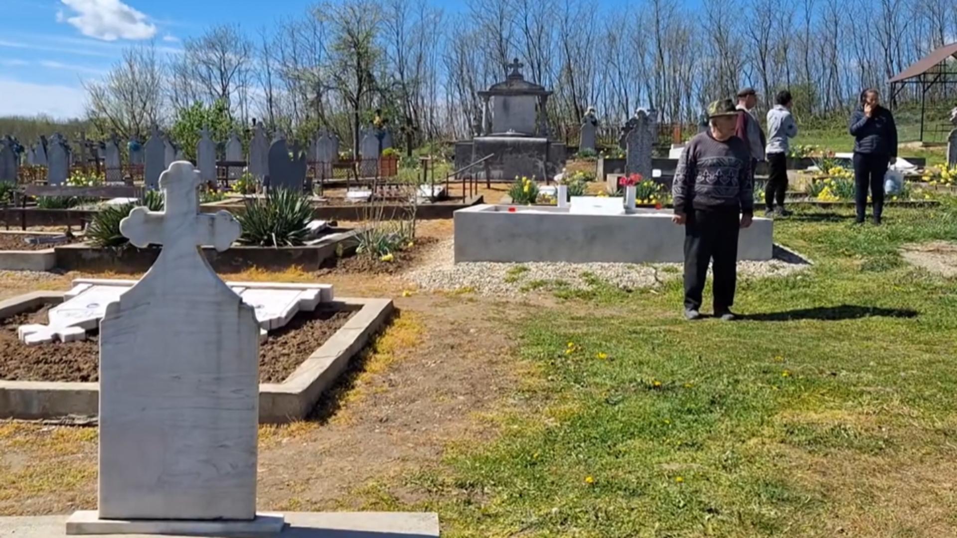 100 de morminte profanate în mai multe cimitire din Timiș. Oamenii sunt șocați, poliția a declanșat o anchetă uriașă – VIDEO