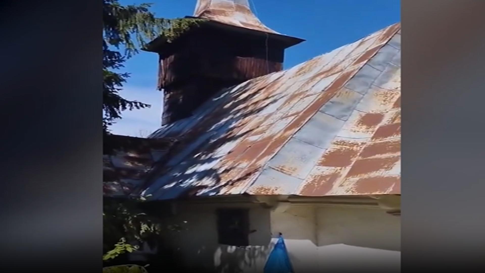 Săptămâna faptelor bune. O biserică părăsită din Apuseni, readusă la viață de localnici, chiar înainte de Paște