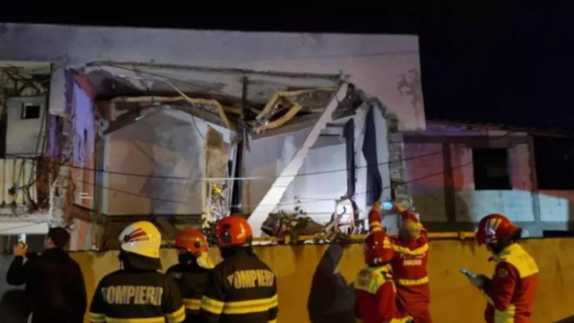 ISU reia căutările la blocul din Craiova unde s-a produs explozia soldată cu un mort și 3 răniți