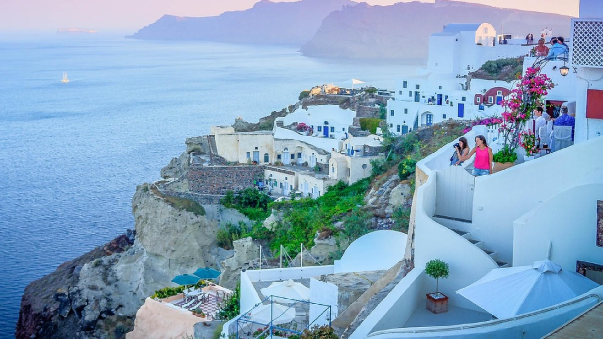 Vacanțele din Grecia vor fi mai scumpe sezonul acesta. Ce îi așteaptă pe români în destinațiile lor preferate