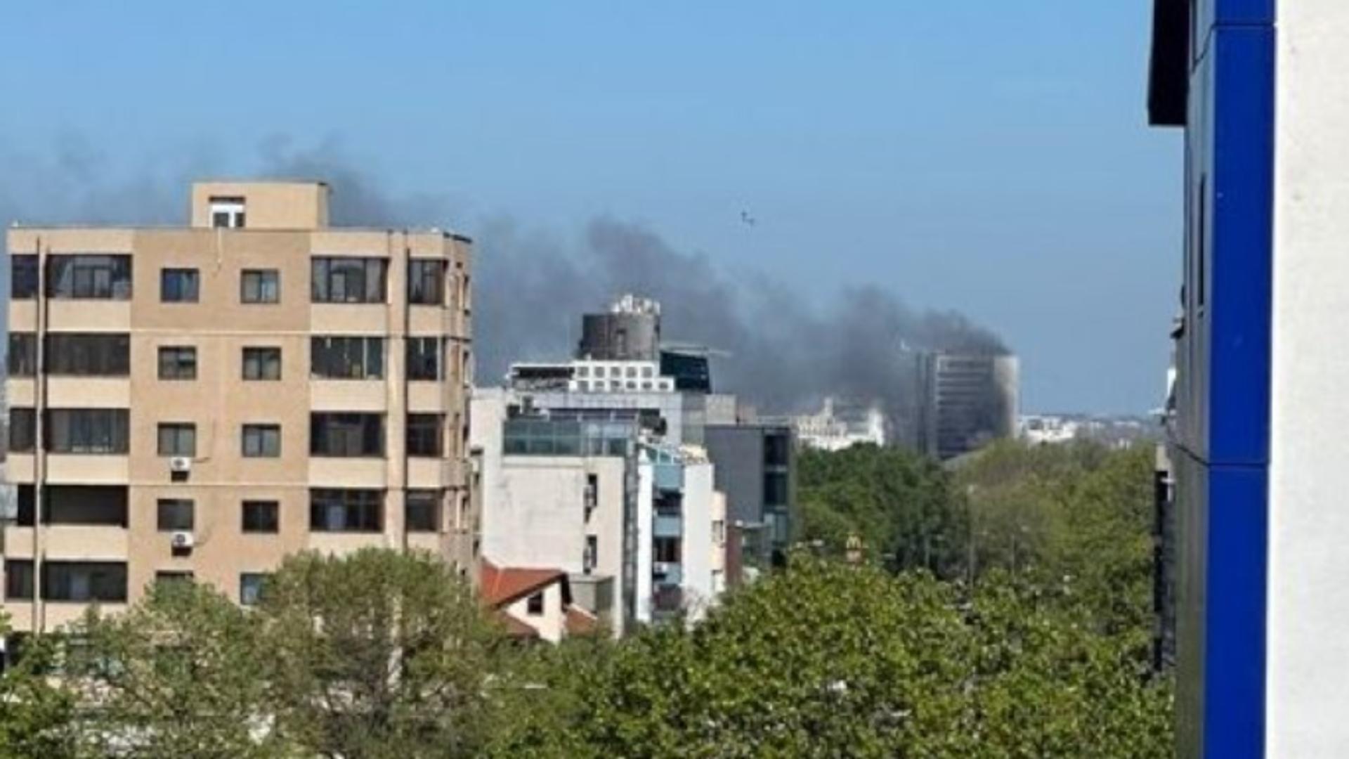 Incendiu la un hotel celebru din Mamaia. Pompierii intervin de urgență – VIDEO