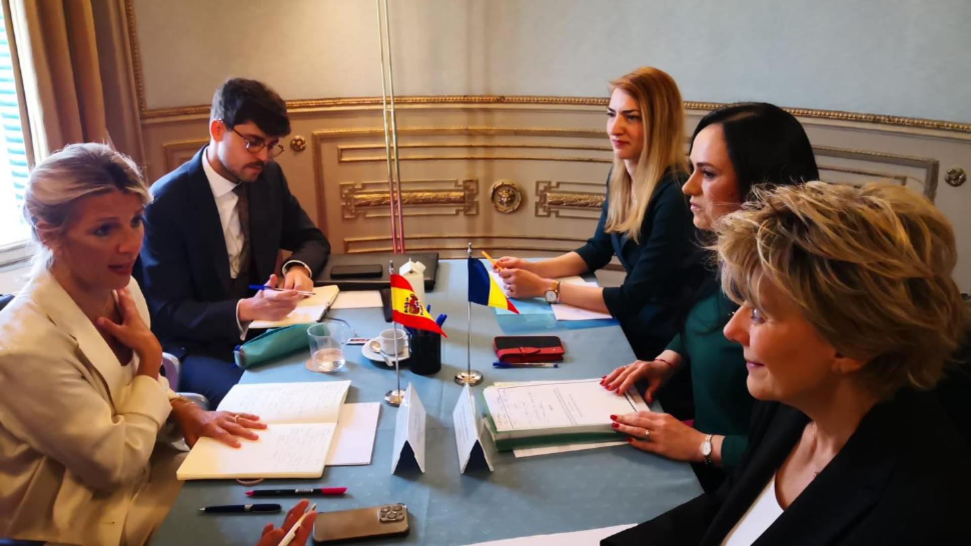 Ministrul Muncii şi omologul spaniol au discutat despre acordarea dublei cetăţenii pentru românii din Spania. Foto: Facebook
