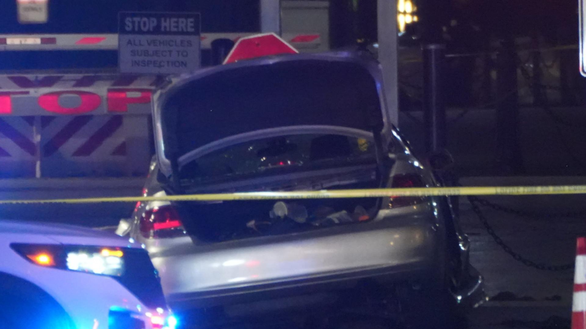 Un autoturism s-a izbit de poarta Casei Albe, şoferul a murit pe loc. Incident bizar la Washington