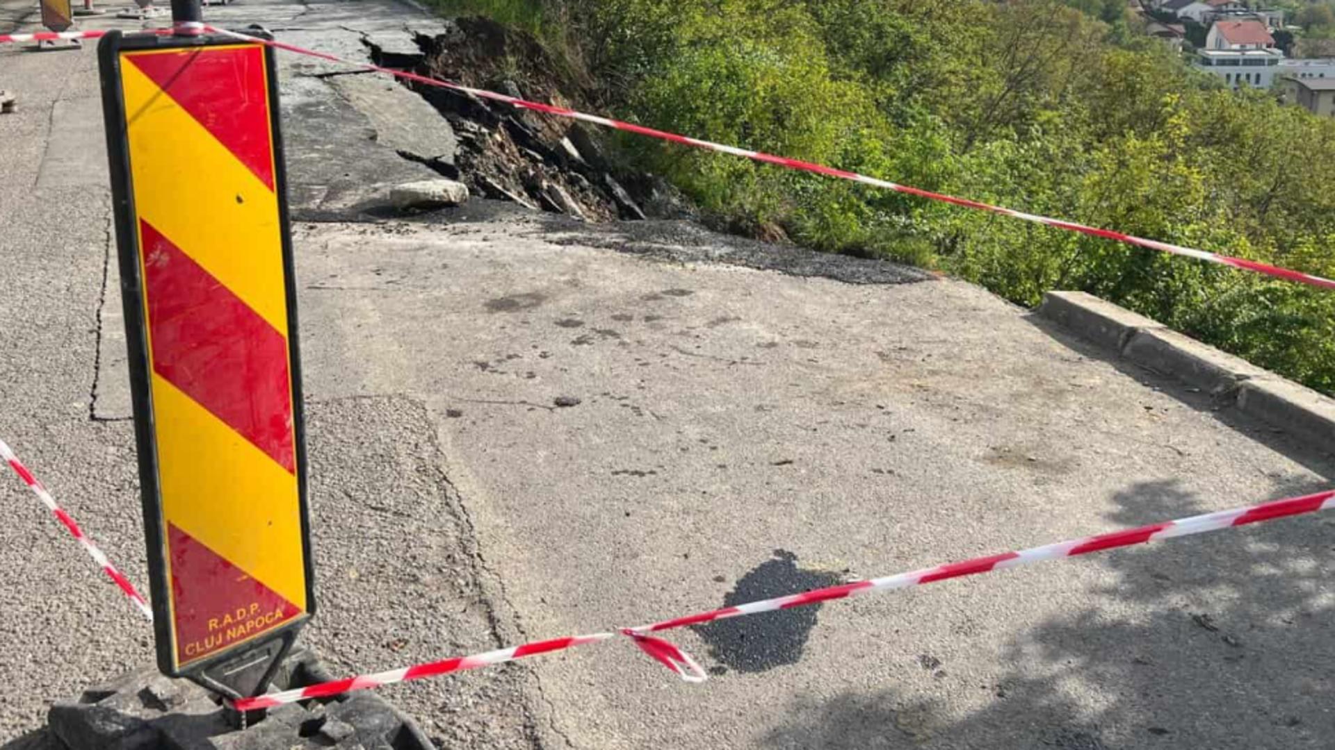 Pericol de alunecare de teren pe un şantier din Cluj-Napoca: zona este monitorizată de autorități