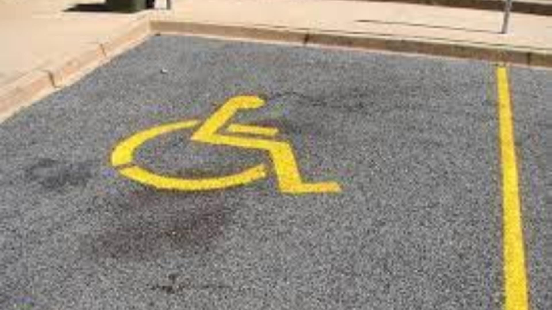 Schema prin care românii obțin locuri de parcare pentru persoane cu handicap
