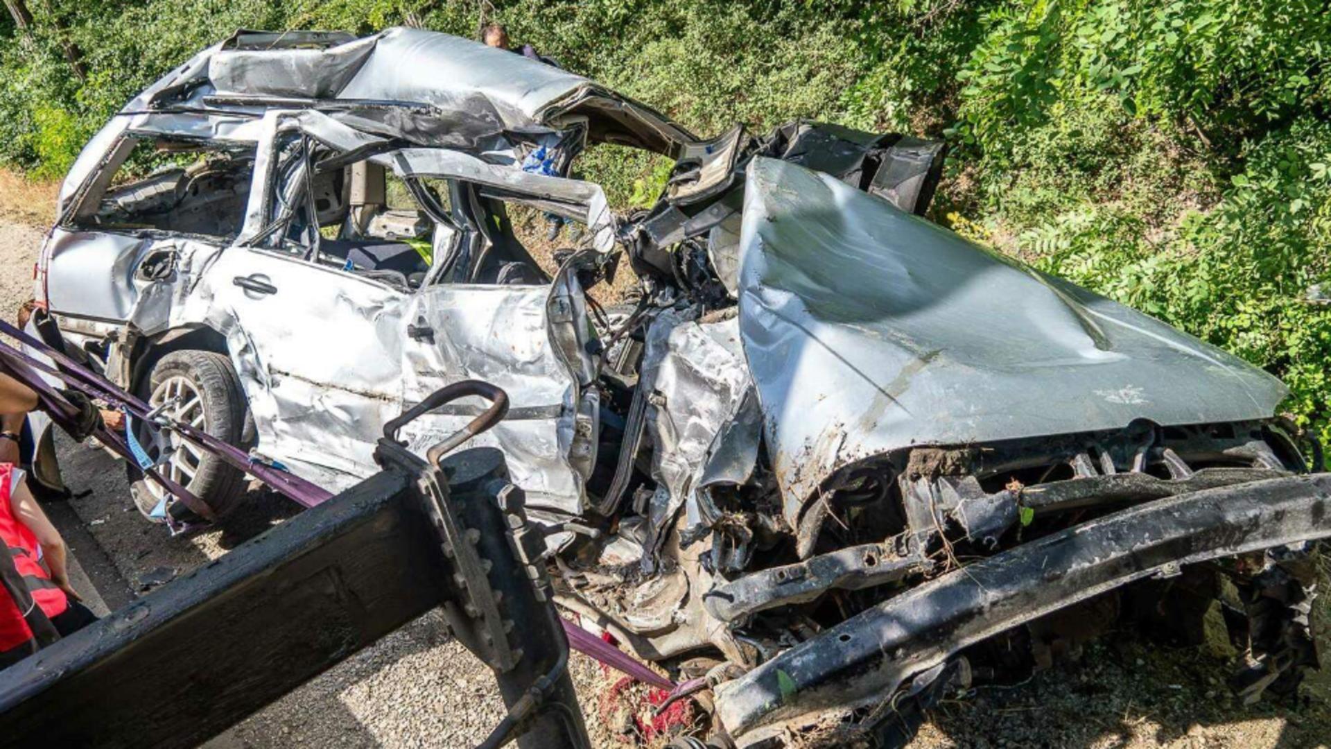 Accident rutier extrem de grav. Doi tineri români de 20 de ani au murit în Ungaria