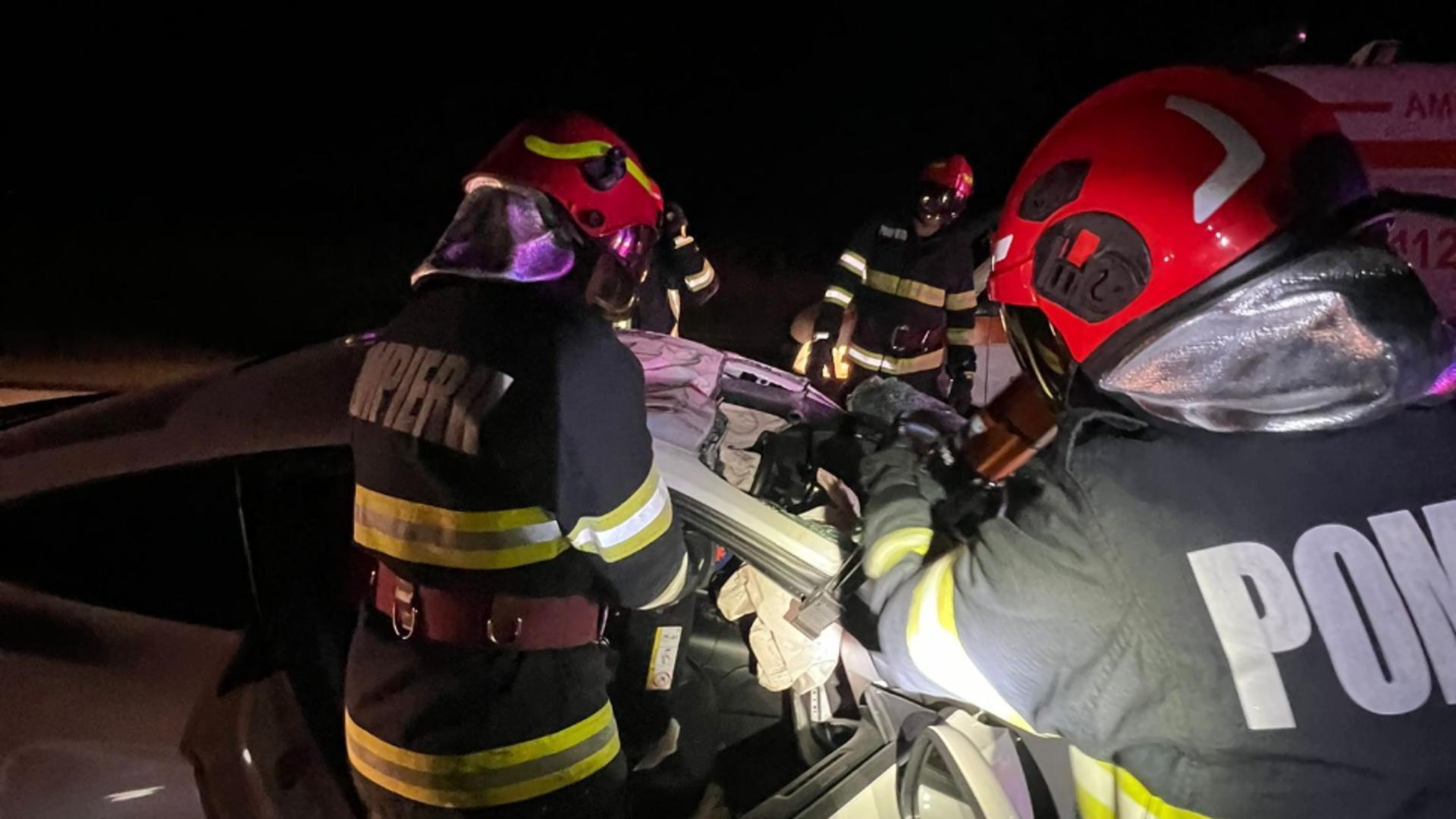 Accident grav în județul Prahova, în noaptea de Înviere. Trei persoane au ajuns la spital