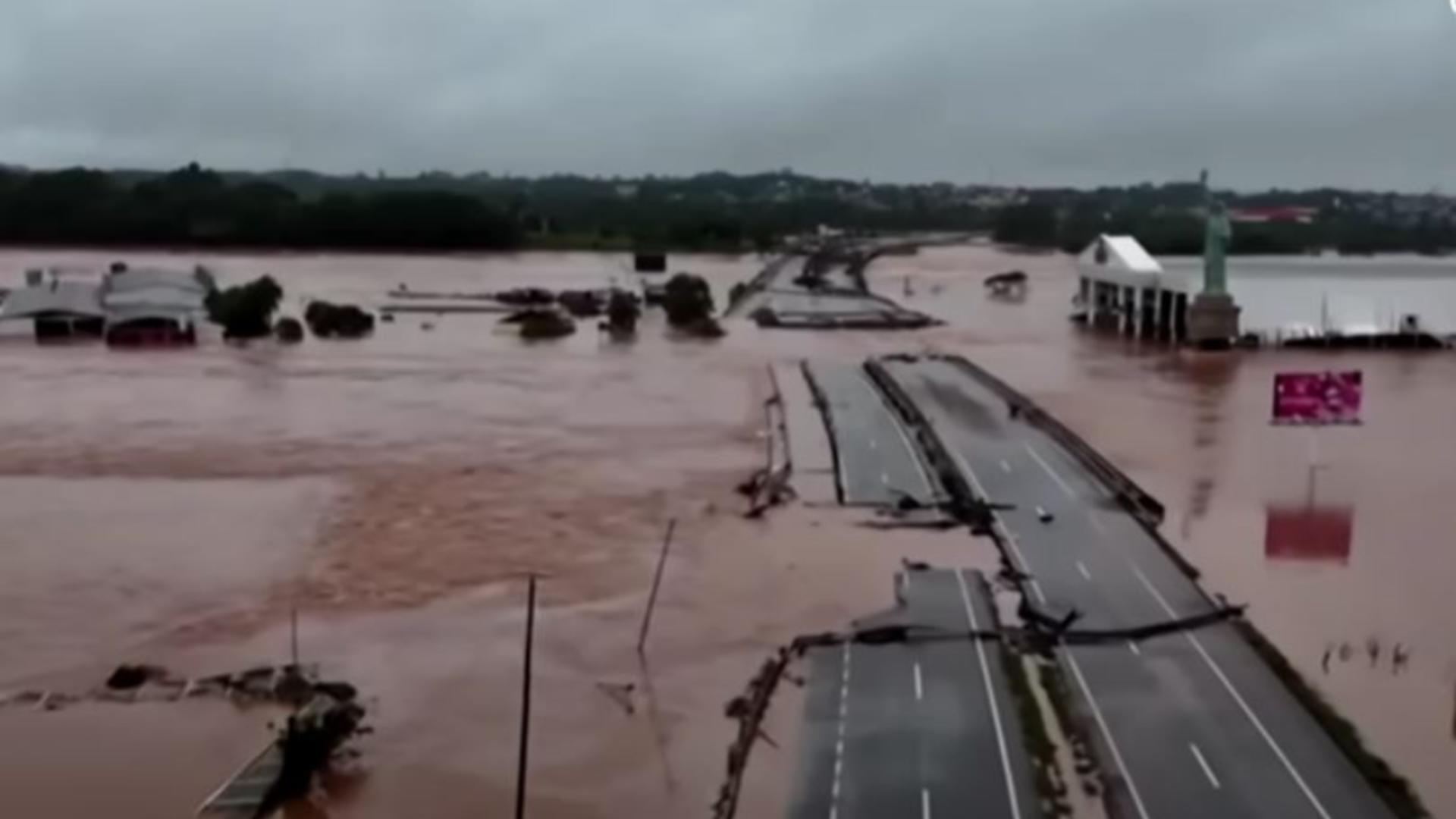 Mai multe case inundate în Buzău. Foto/ISU