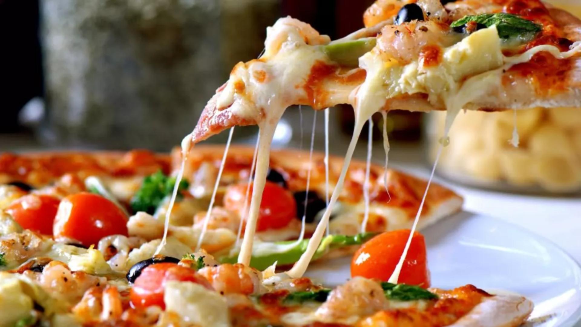 5 rețete de pizza care nu îngrașă. Combinații delicioase, sărace în carbohidrați