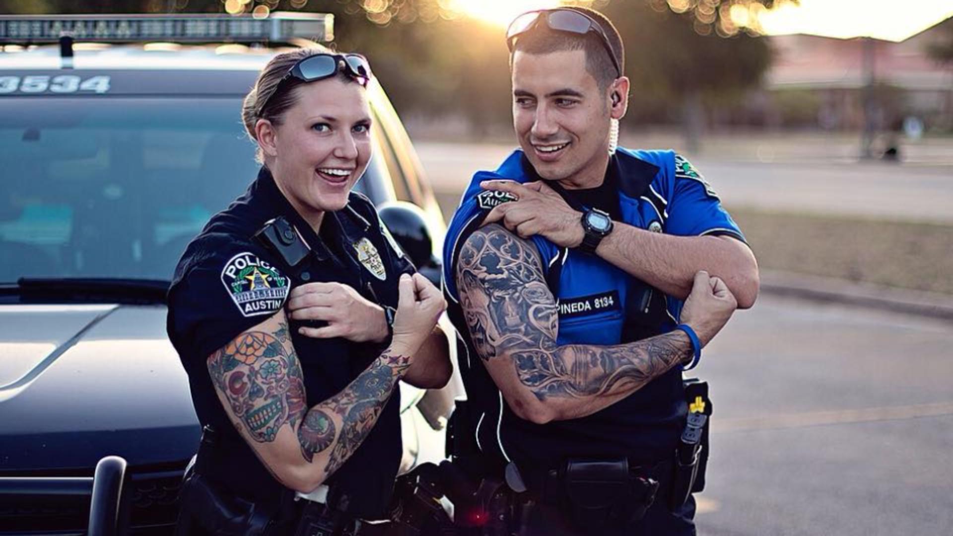 Polițiștii au primit dezlegare la tatuaje. Unde au voie cu desene pe piele, conform modificărilor la Statutul Polițistului