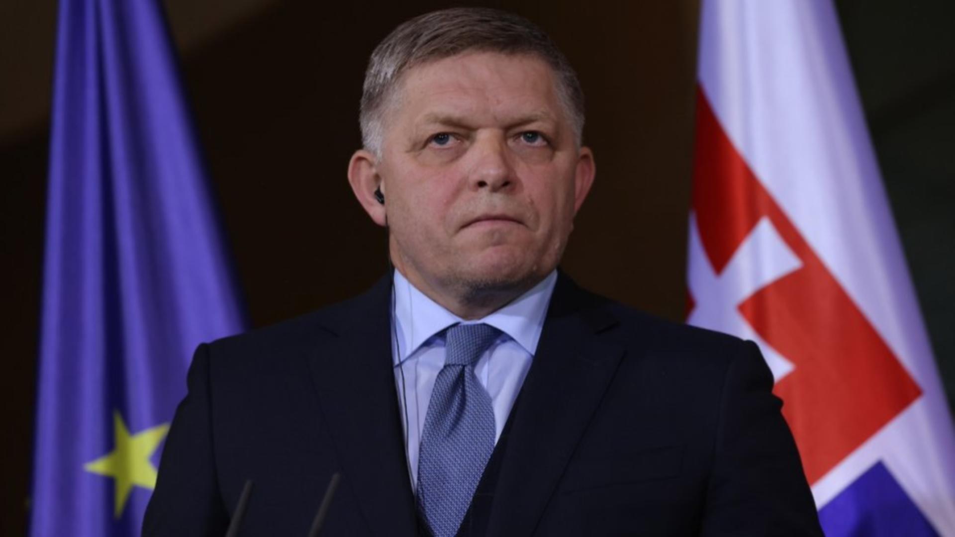 Premierul Slovaciei, care a fost împușcat în plină stradă, a ieșit din comă și a rostit primele cuvinte